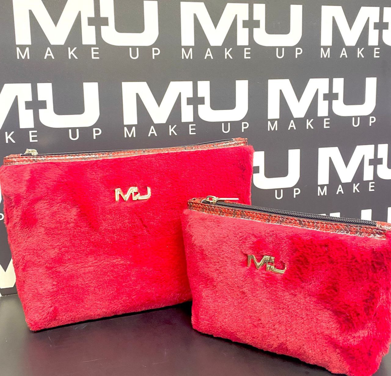 Pochette mu make up on sale